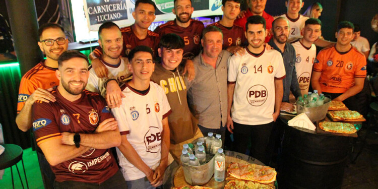 TODO LISTO. Telecentro Tacuarí será uno de los dos representantes posadeños en el máximo certamen de CAFS. (Gentileza Sólo Futsal)