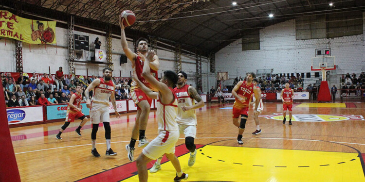 A SOÑAR. El team dirigido por Agustín Ponissi buscará golpear de visitante. (Prensa Tokio).