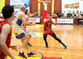 Liga Federal: Tokio aplastó a Sarmiento y esta noche buscará el pase a semis