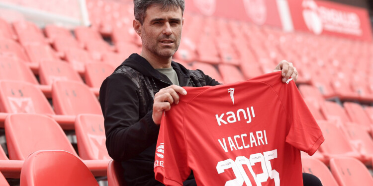 Julio Vaccari fue presentado como el nuevo director técnico de Independiente. Foto NA.