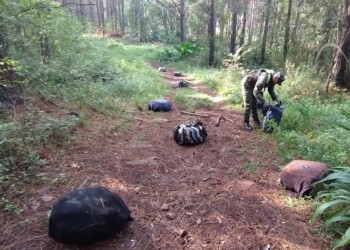 Los sorprendieron con la droga al hombro