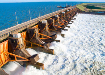 Están desfinanciando la EBY y buscarían privatizarla: advertencia de un exdirector