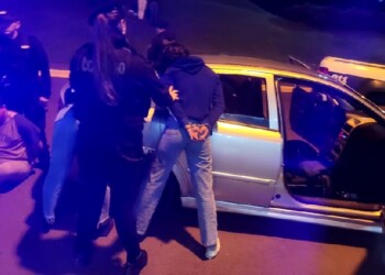 Evadieron y atacaron a tiros un control policial con 125 kilos de marihuana: hay cinco detenidos