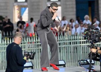 Bad Bunny y su outfit, protagonistas en París