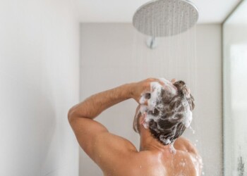 Fin del misterio: cuántas veces hay que bañarse a la semana, según un estudio de Harvard