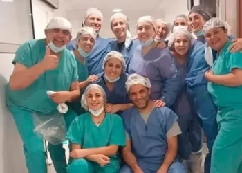 Madre dio a luz a cuatrillizos y Javier Milei podría ser el padrino de una de las niñas