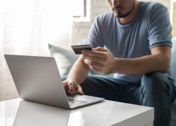 Si una persona muere, ¿qué pasa con el dinero que tiene en el banco?