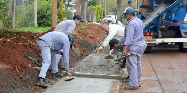 CONSTRUCCIÓN. La obra pública tuvo un parate durante los primeros meses de 2024 con la llegada de Milei.