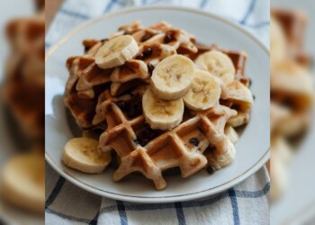 Cómo cocinar unos ricos wafles con banana y dulce de leche