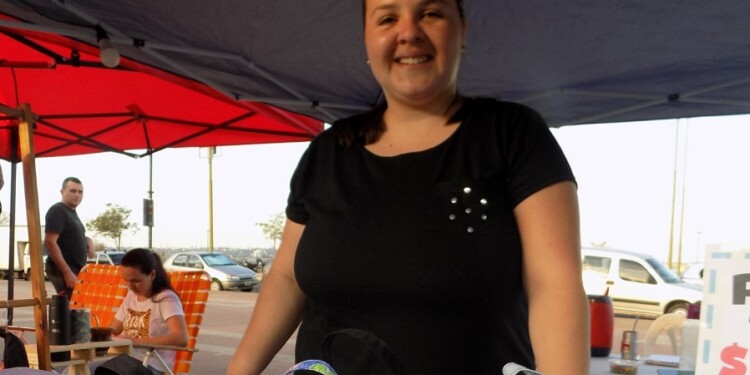 Emprendedora GISELA GOMEZ. Su emprendimiento en instagram @esmeralda_hechoamano