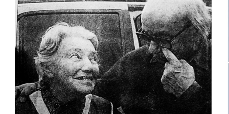 La escena de la coherencia. Ivonne Pierron y Ernesto Sábato en el albergue de Pueblo Illia.