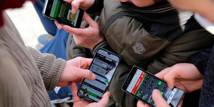 LUDOPATÍA. Preocupa el aumento de los casos de adicción por parte de adolescentes a los juegos online en la provincia.