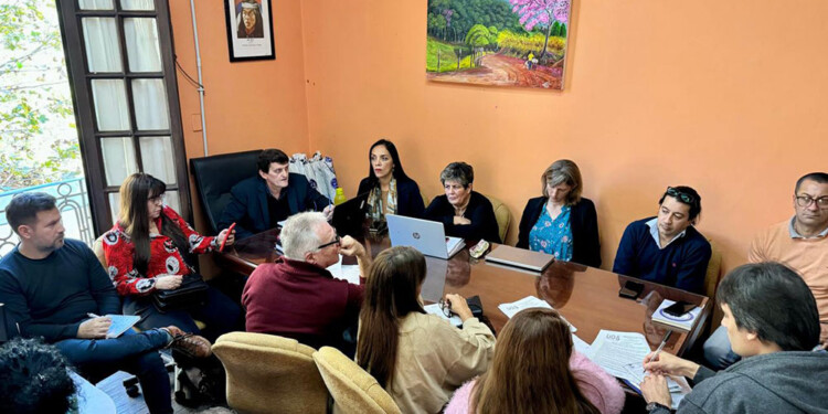 SALARIO DE JUNIO. La reunión pasó a cuarto intermedio para el martes.