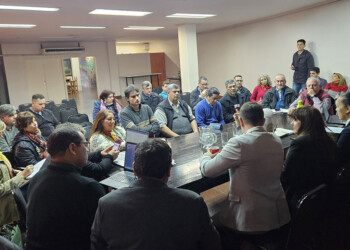 La Provincia y la Mesa de Diálogo acordaron un sueldo inicial de $450.000 para el maestro sin antigüedad