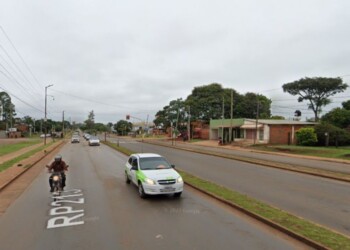 Posadas: motociclista conducía en contramano y chocó a un peatón