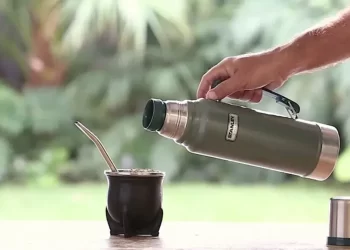 Cuáles son los riesgos de los termos Stanley truchos y cómo diferenciarlos de los originales