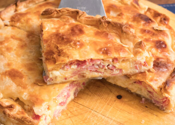 Cómo hacer una rica tarta de jamón y queso de forma sencilla