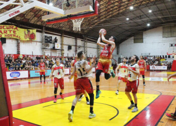 Tokio se hizo fuerte en Posadas, lo dio vuelta y hoy define la serie en casa