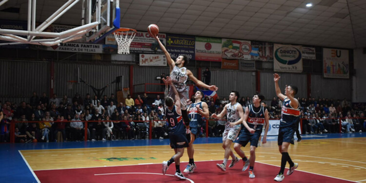 DE IGUAL A IGUAL. El Oriental peleó hasta el final en Córdoba. Hoy va por todo. (Foto Prensa Tokio).