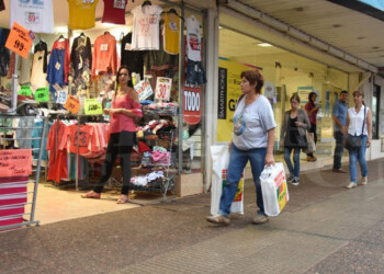 Aguinaldo y finde largo elevaron de 20 a 30% las ventas “normales”