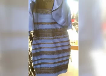 El joven que creó el viral “vestido dorado o azul” irá a la cárcel por violencia de género