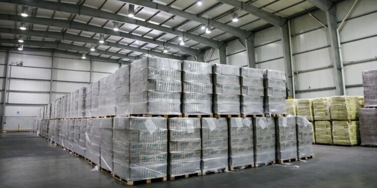 DEPÓSITOS. El Gobierno nacional prevé la distribución de la mercadería con colaboración de las fuerzas armadas.