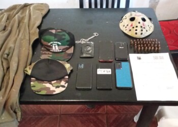Armados con ropa militar y caretas asaltaron a una familia en Garupá