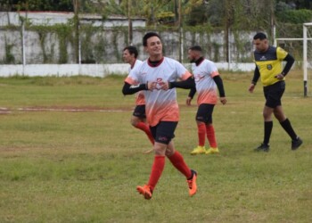 ADENTRO. Ágil sigue en la lucha por el título. Fotos Gentileza Adrián Cuba.