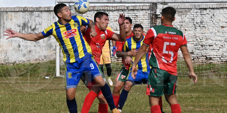 VIEJOS CONOCIDOS. Verdirrojos y Auriazules se conocen mucho, sobre todo por los recientes enfrentamientos.