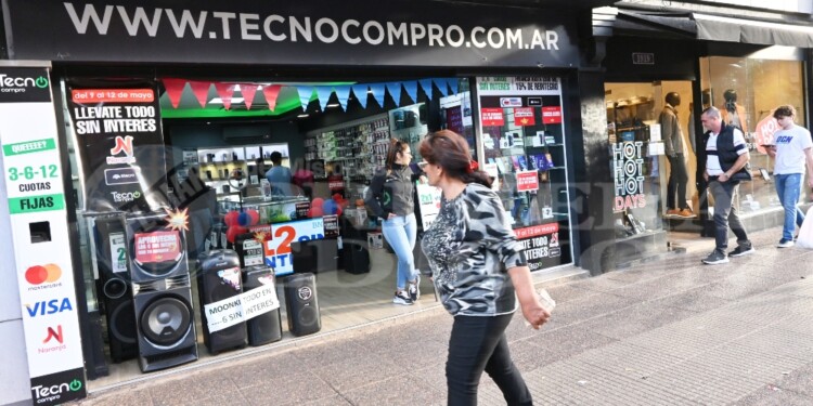 BUEN REPUNTE. Pese a que se está lejos de las cifras que hubo el año pasado, comerciantes de la provincia celebraron la recuperación que están empezando a mostrar los rubros en general.