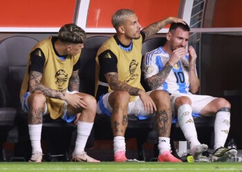 Messi sufrió una “lesión en el ligamento del tobillo derecho”