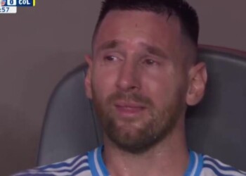 Copa América: la desgarradora imagen de Messi llorando tras salir lesionado