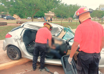 Accidente en la costanera: las pericias concluyeron que el Peugeot transitaba a un promedio de 99,78 km/h