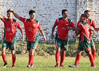 Por un lugar en las semifinales del Torneo Provincial de fútbol