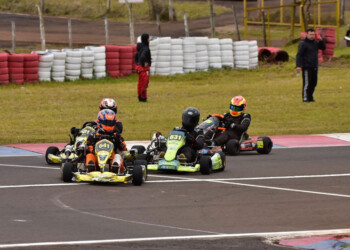 Misionero de karting: los hermanos Bustos, unidos en el uno