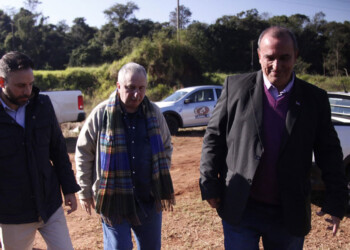 El gobernador Passalacqua visitó el Parque Industrial de Eldorado