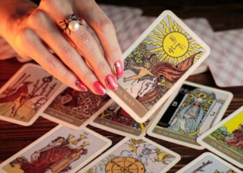 Qué signos recibirán dinero extra este fin de semana, según el horóscopo gitano