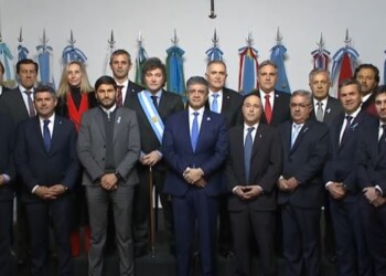 Javier Milei firmó el Pacto de Mayo junto a los gobernadores en Tucumán