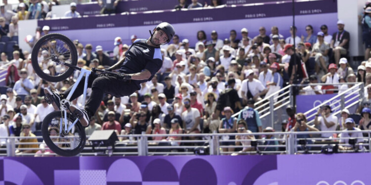 El competidor
argentino José Maligno Torres
logró un puntaje de 86.66 en
BMX Freestyle y el miércoles irá por las medallas
olimpicas. FOTO NA:@PrensaCOA
