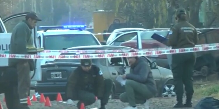LA ESCENA. Integrantes de la Gendarmería Nacional fueron convocados para concretar distintos peritajes.