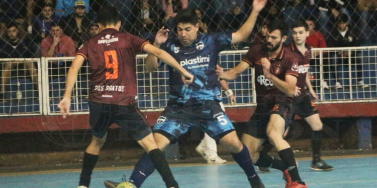 VOLVERTE A VER. Telefónicos y plásticos prometen emociones esta noche.