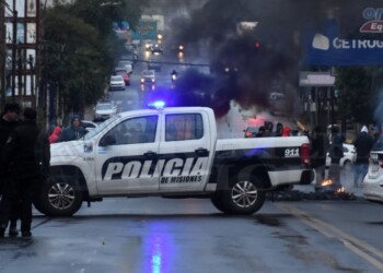 Policías rechazaron la propuesta salarial del Gobierno y volverán a reunirse en agosto