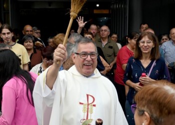 Invitan a llevar un alimento en lugar de una vela en honor a San Cayetano