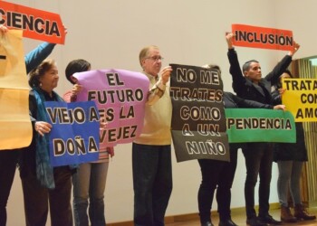 Homenajearon a adultos mayores con la obra teatral “A través de los años, la vida”