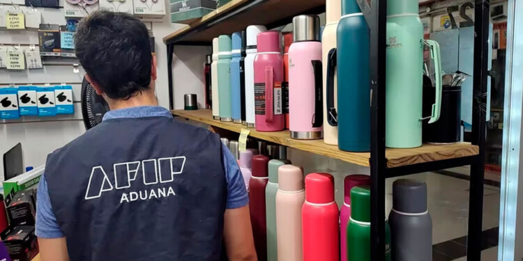 En el país, hubo operativos para secuestrar materiales no aptos por la ANMAT