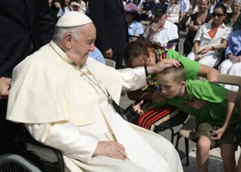 El chico con raíces misioneras que captó la atención del papa Francisco