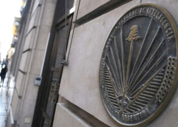 Milei ordenó la disolución de la Agencia Federal de Inteligencia y reflota la SIDE