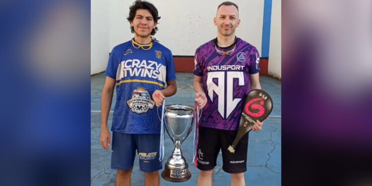 EN LO ALTO. Javier y Alexis dominaron en la cancha abierta del Achalay.