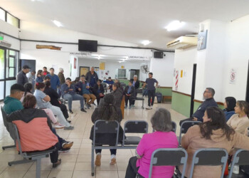Tras rechazar el 6%, trabajadores de salud se declararon en asamblea permanente