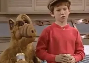 Falleció Benji Gregory, el actor que interpretaba a Brian en ALF